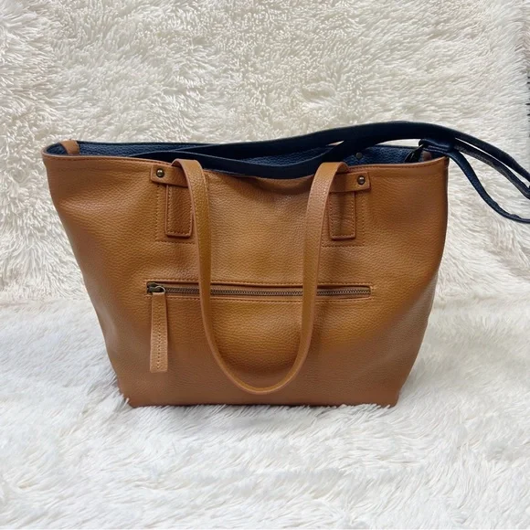 G.H. Bass & Co caramel vegan leather tote bag with navy blue crossbody strap - Picture 7 of 16
